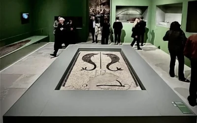 Il Mosaico con delfini risplende alla mostra “Restituzioni”